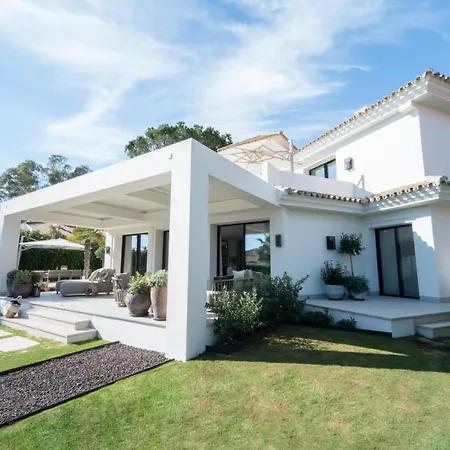 Villa - Independiente Con Piscina Privada Cerca Del Mar Marbella
