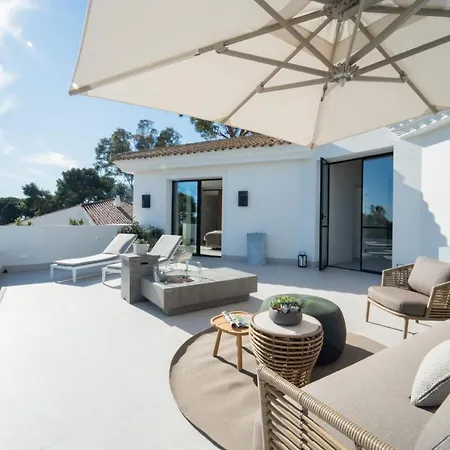 Villa - Independiente Con Piscina Privada Cerca Del Mar *