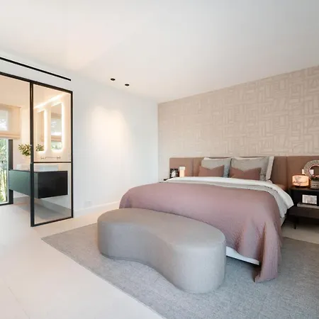 Villa - Independiente Con Piscina Privada Cerca Del Mar *