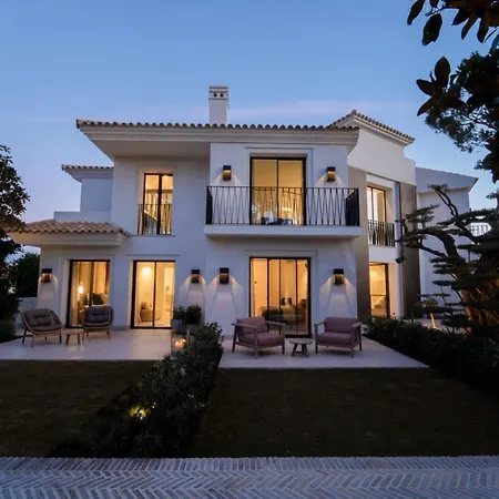 Villa - Independiente Con Piscina Privada Cerca Del Mar Marbella