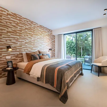 Villa - Independiente Con Piscina Privada Cerca Del Mar *
