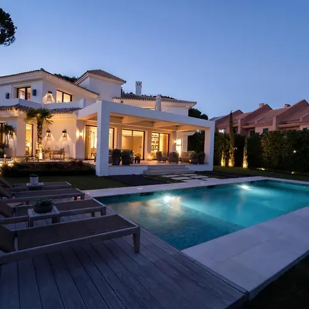 Villa - Independiente Con Piscina Privada Cerca Del Mar Marbella