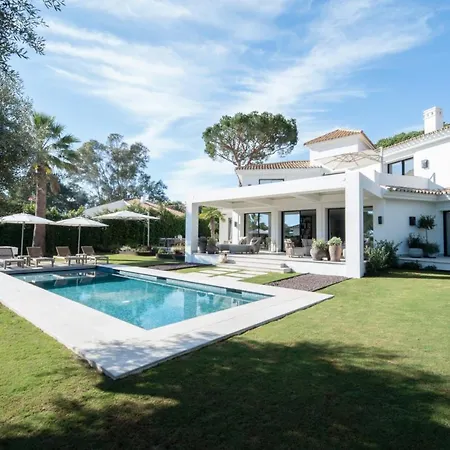 Villa - Independiente Con Piscina Privada Cerca Del Mar